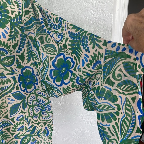 Flying Tomato Retro Style Green and Blue Leaf Print Blouse‎ Large Flowy Sleeves - Picture 5 of 6
